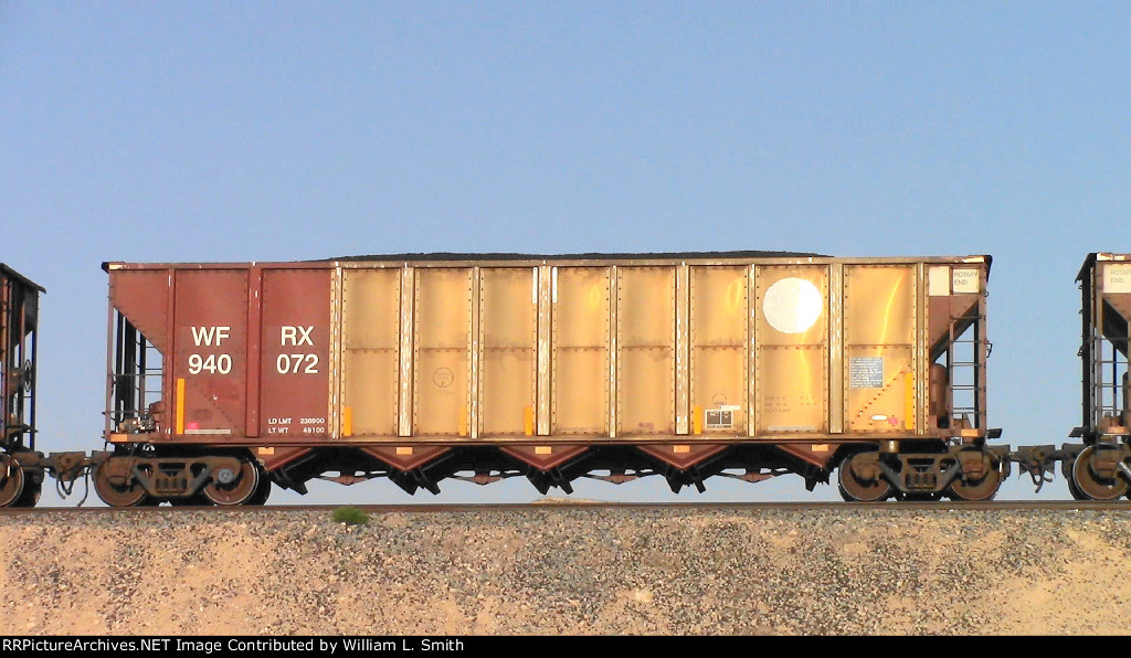 WB Unit Loaded Hooper Frt at Erie NV W-Pshr -19